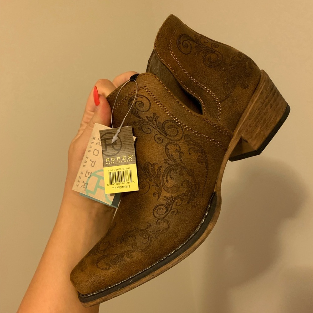 Roper Women's Tan Embroidered Ankle Booties